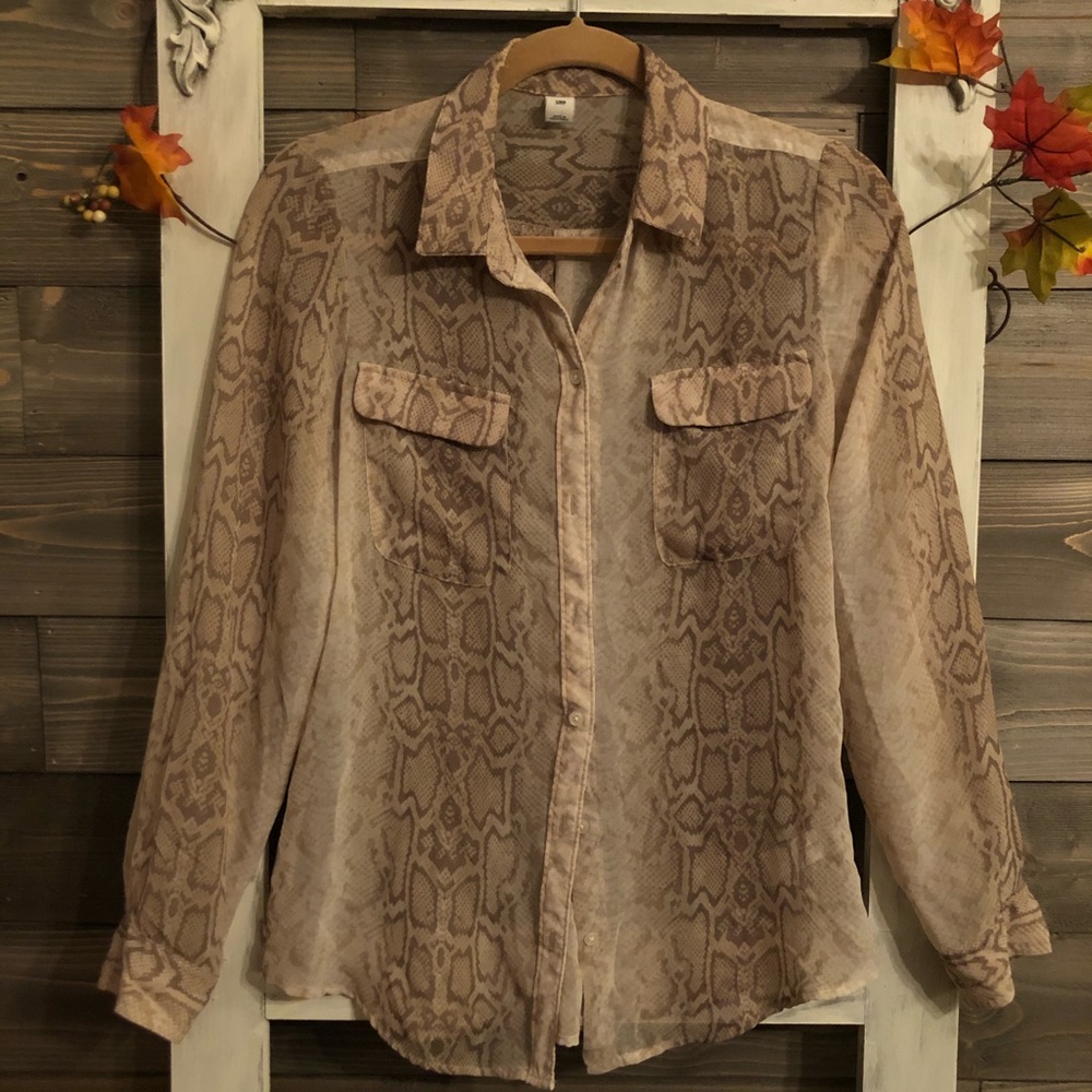 Snakeskin-patterned Sheer Blouse